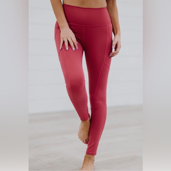 EUC Women’s Size Medium New Balance Logo Print Leggings/Tights With Side Pockets - Picture 2 of 12